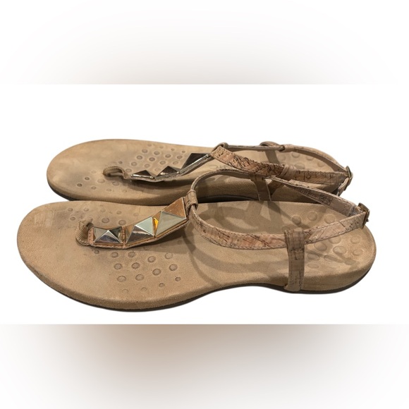 Vionic Nala T Strap Studded Thong Sandals Comfort Casual Beach Travel Women's 8 - Picture 1 of 4